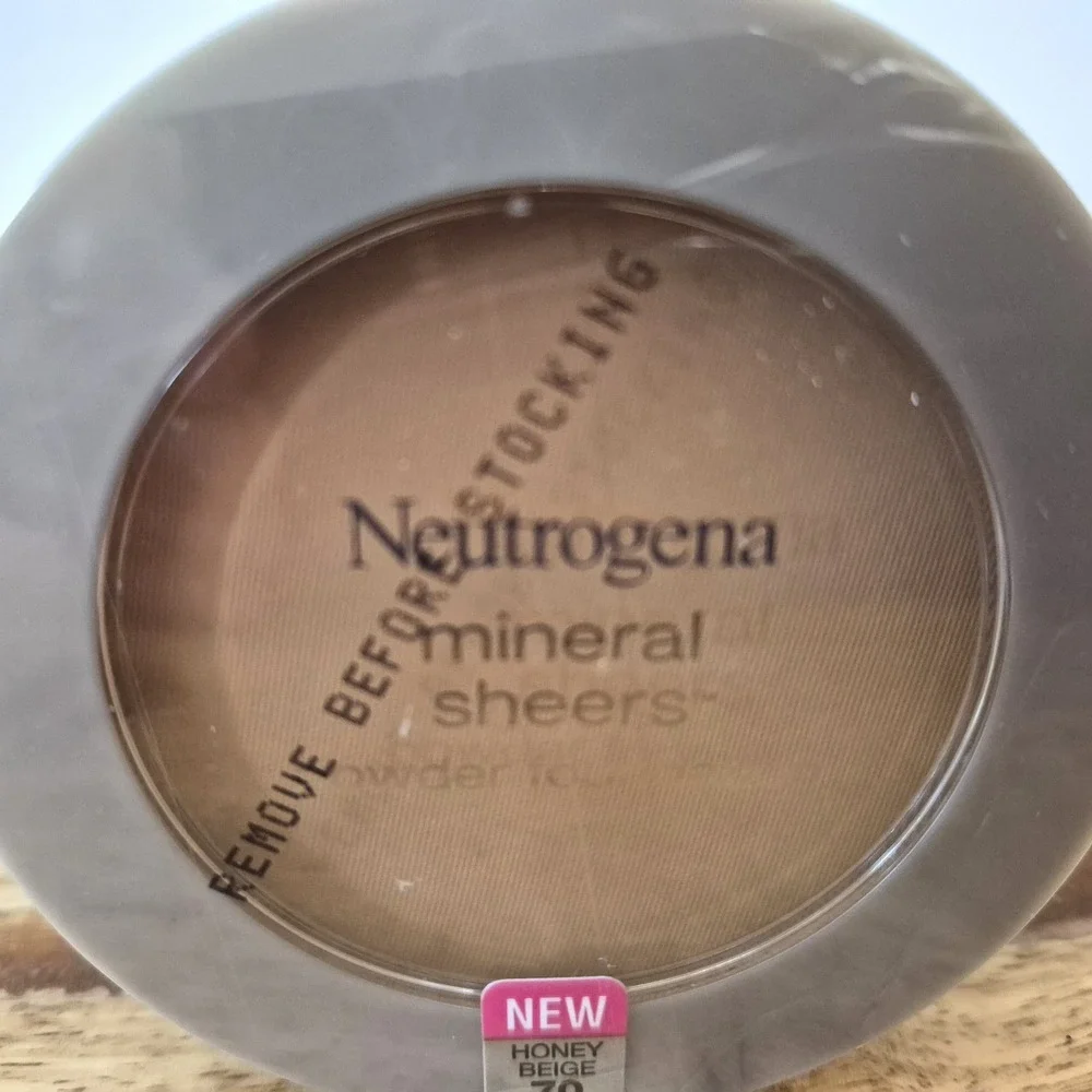 2x Neutrogena Mineral Sheers Powder Foundation 70 Honey Beige New Sealed